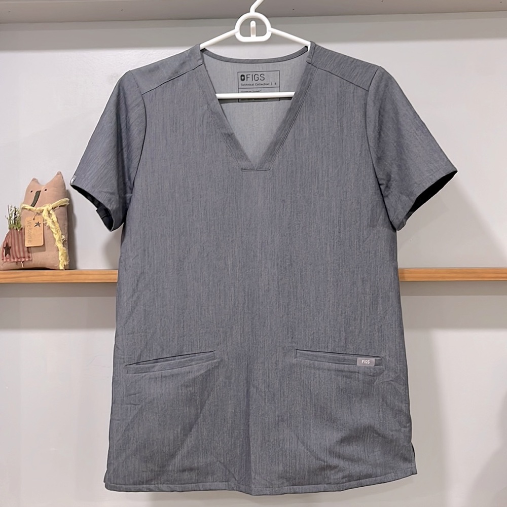 FIGS Gray Short Sleeve Srub Top, Size S